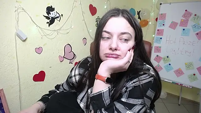 Snapshot of MilanaPrice chatting on February 12, 9:33 pm MilanaPrice online show from February 12, 9:33 pm
