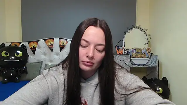 Snapshot of MilanaPrice chatting on October 24, 5:17 am MilanaPrice online show from October 24, 5:17 am