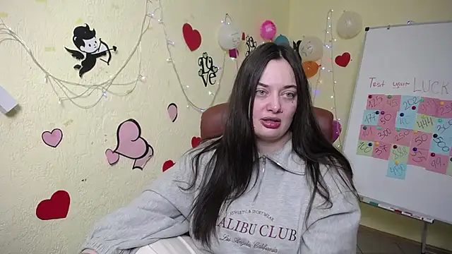 Snapshot of MilanaPrice chatting on February 19, 6:43 pm MilanaPrice online show from February 19, 6:43 pm