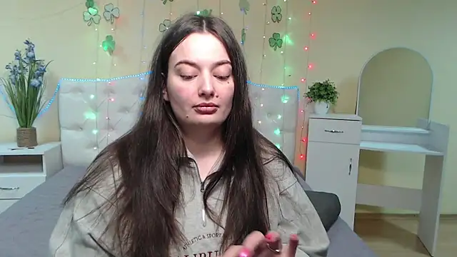 Snapshot of MilanaPrice chatting on March 20, 12:43 pm MilanaPrice online show from March 20, 12:43 pm