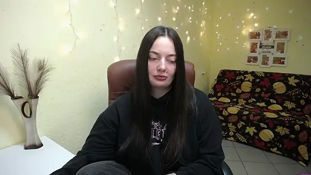 Snapshot of MilanaPrice chatting on November 11, 6:36 pm MilanaPrice online show from November 11, 6:36 pm