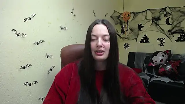 Snapshot of MilanaPrice chatting on November 4, 6:33 pm MilanaPrice online show from November 4, 6:33 pm