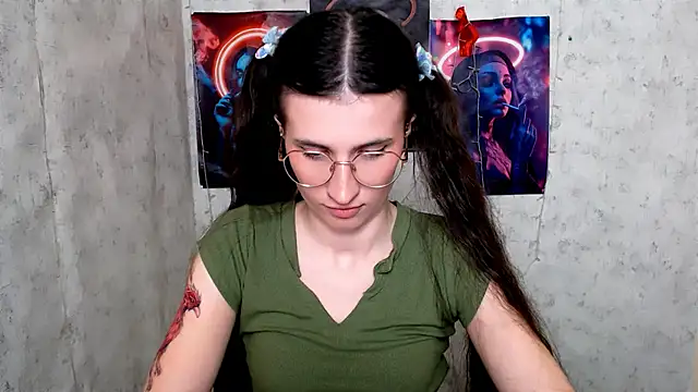 MaryEm976 online show from April 18, 9:00 am