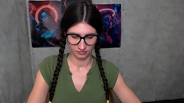 Snapshot of MaryEm976 chatting on October 18, 7:54 am MaryEm976 online show from October 18, 7:54 am