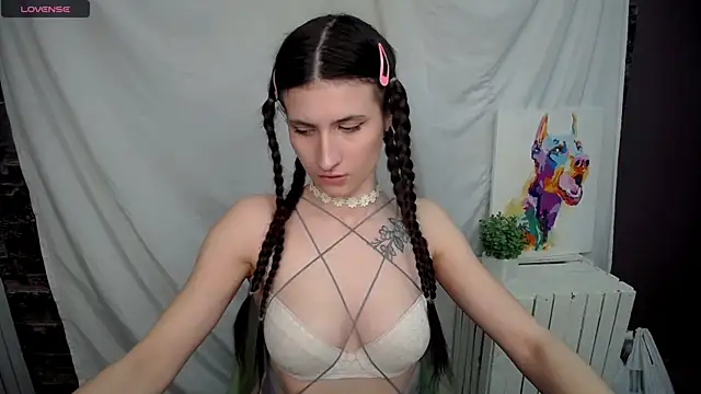 Snapshot of MaryEm976 chatting on March 13, 8:37 am MaryEm976 online show from March 13, 8:37 am