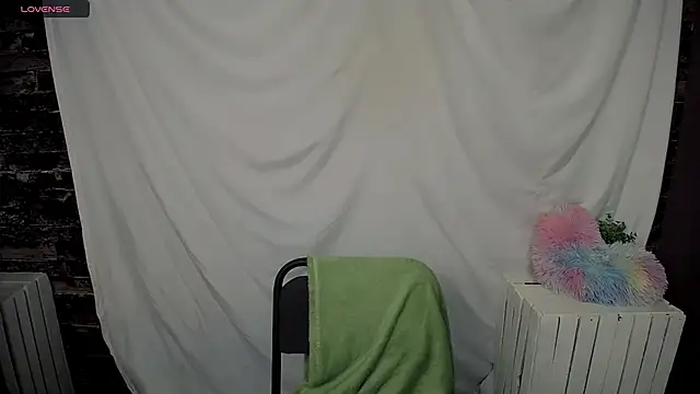 Snapshot of MaryEm976 chatting on March 18, 3:01 pm MaryEm976 online show from March 18, 3:01 pm