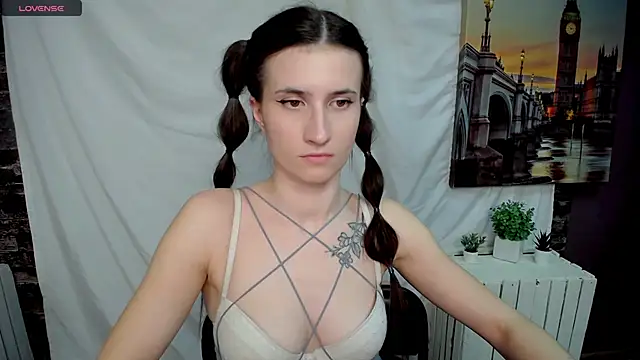 Snapshot of MaryEm976 chatting on March 15, 12:45 pm MaryEm976 online show from March 15, 12:45 pm