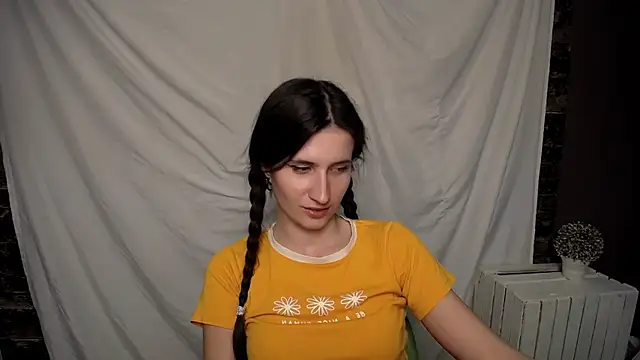 Snapshot of MaryEm976 chatting on February 14, 1:29 pm MaryEm976 online show from February 14, 1:29 pm