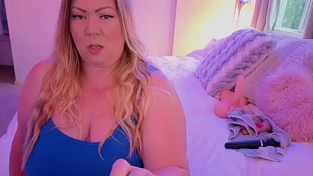 JESS LOVES online show from November 1, 4:01 pm