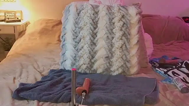 JESS LOVES online show from October 11, 5:36 pm