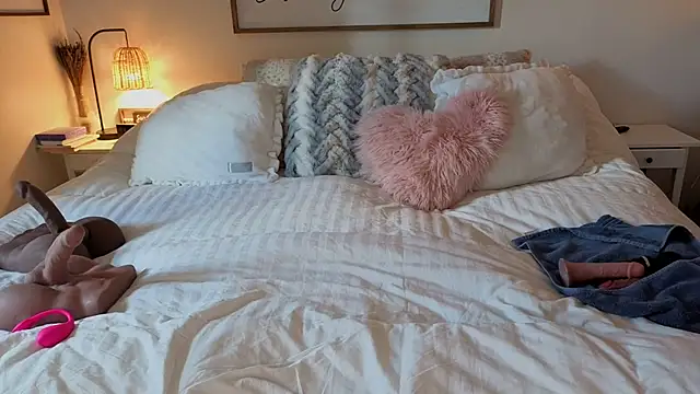 JESS LOVES online show from July 10, 6:19 pm