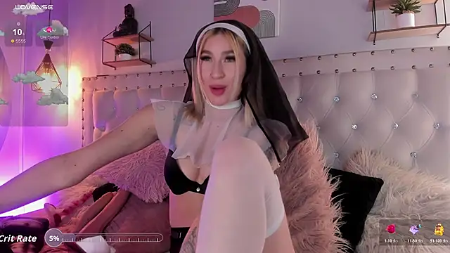 Snapshot of Atenea_Klett_ chatting on February 9, 1:31 pm Atenea Klett online show from February 9, 1:31 pm