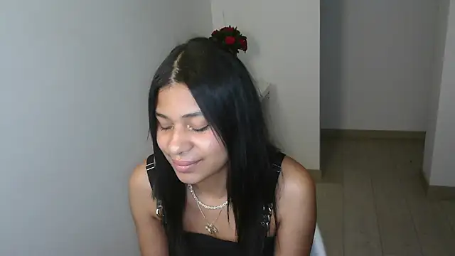 Snapshot of dark_enchantress_ chatting on February 22, 1:22 am dark enchantress online show from February 22, 1:22 am