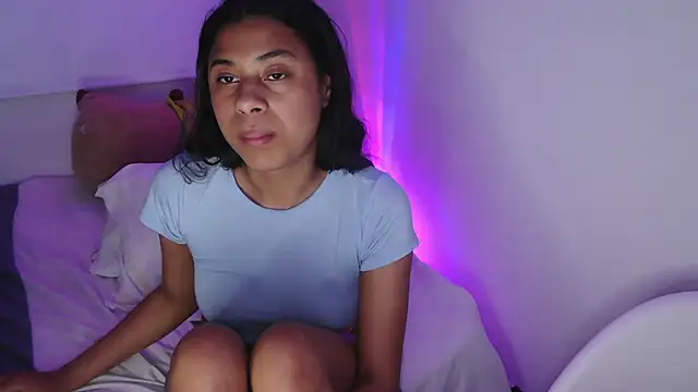 Snapshot of dark_enchantress_ chatting on March 18, 3:12 am dark enchantress online show from March 18, 3:12 am