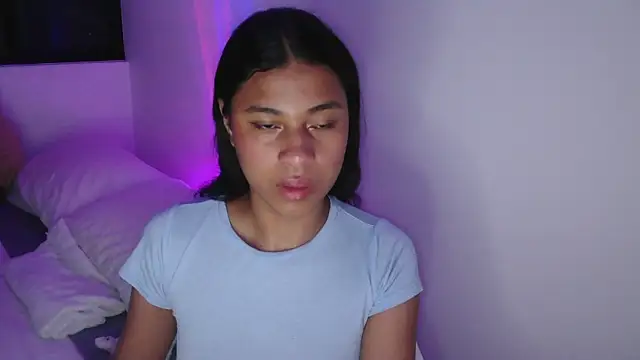 Snapshot of dark_enchantress_ chatting on March 18, 12:08 am dark enchantress online show from March 18, 12:08 am