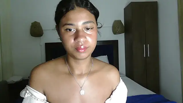 dark enchantress  online show from March 29, 10:33 pm