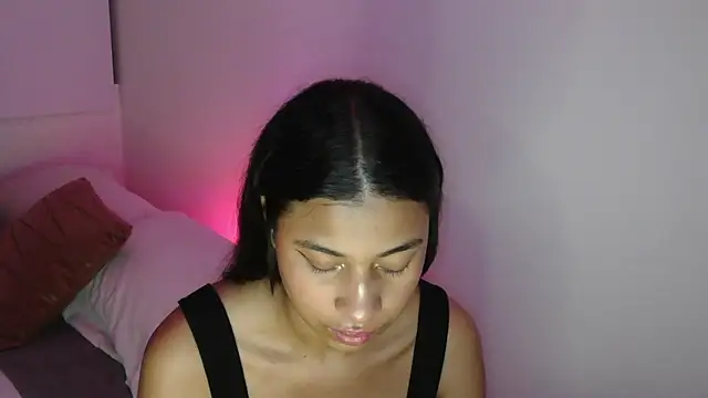 Snapshot of dark_enchantress_ chatting on March 13, 2:27 am dark enchantress online show from March 13, 2:27 am