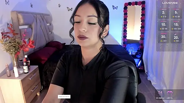 cristie ortiz online show from February 10, 11:59 pm