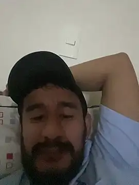 Cloudy pigDude online show from May 18, 7:51 pm