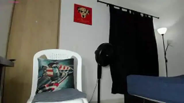 Cloudy pigDude online show from March 24, 3:28 am