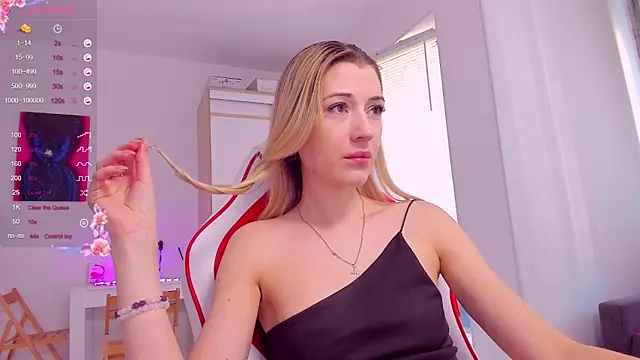 HotCarolineXO online show from October 9, 10:27 am