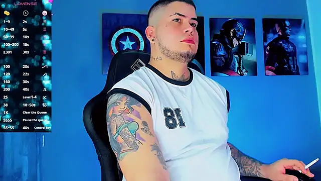 Snapshot of Thomas_chubbyxhot chatting on March 13, 3:00 am Thomas chubbyxhot online show from March 13, 3:00 am