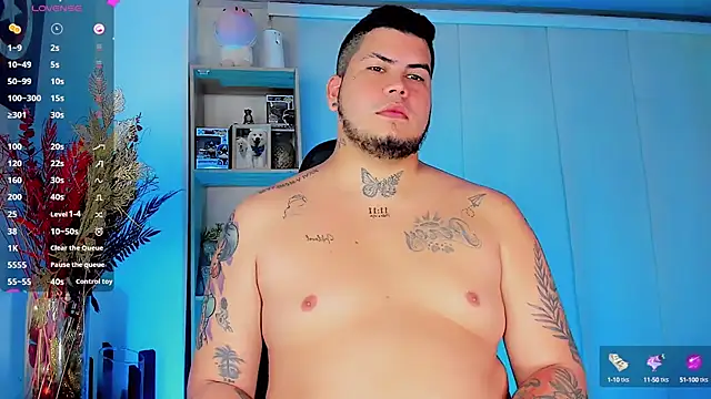 Snapshot of Thomas_chubbyxhot chatting on February 15, 9:16 am Thomas chubbyxhot online show from February 15, 9:16 am