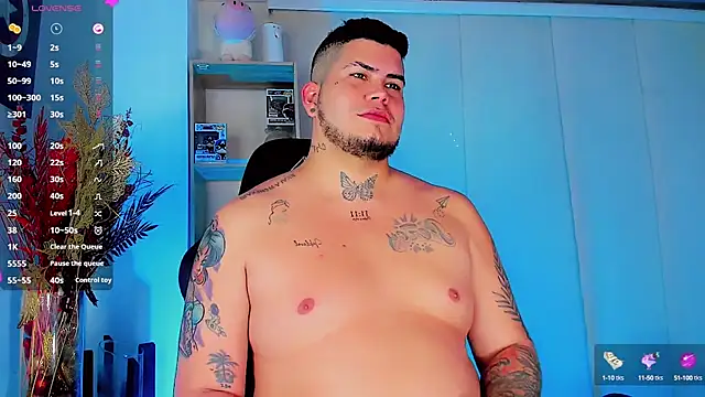 Snapshot of Thomas_chubbyxhot chatting on February 11, 11:20 am Thomas chubbyxhot online show from February 11, 11:20 am