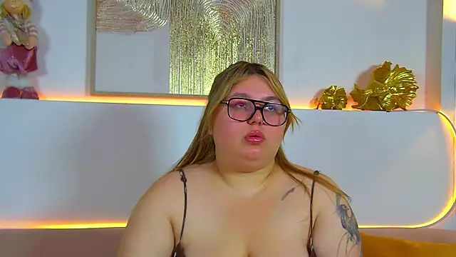 LillianKim online show from December 22, 6:46 am