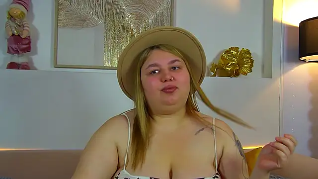 LillianKim online show from December 4, 6:40 pm