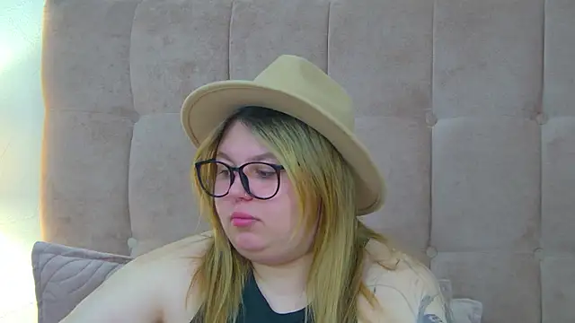 LillianKim online show from March 19, 7:14 pm