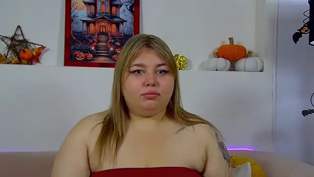 LillianKim online show from November 2, 6:40 am