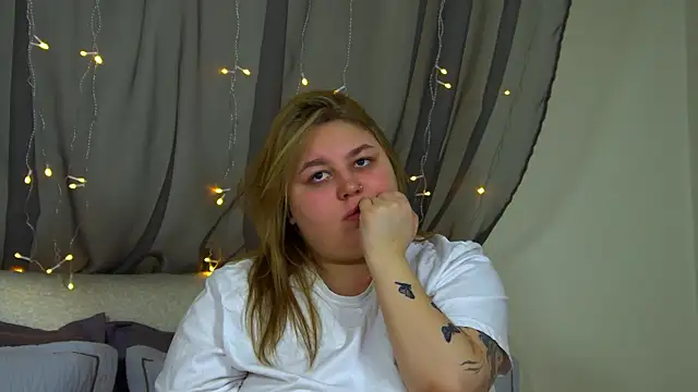 LillianKim online show from December 1, 6:36 am