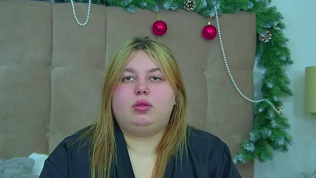 LillianKim online show from December 21, 6:37 am