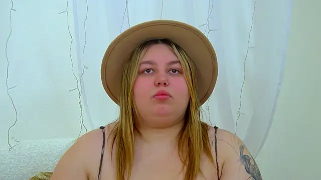 LillianKim online show from February 18, 6:48 pm