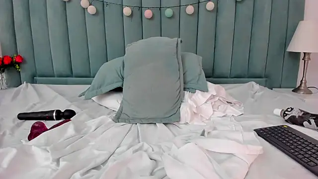 marianaaguii online show from March 14, 3:25 pm