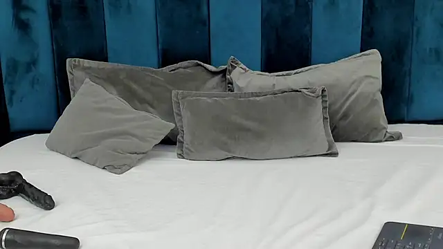 marianaaguii online show from May 12, 2:56 pm