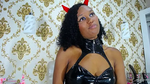 MAILYN ER online show from May 11, 8:06 pm