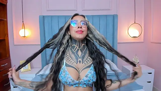 Snapshot of NicoleBlum chatting on March 3, 11:03 pm NicoleBlum online show from March 3, 11:03 pm