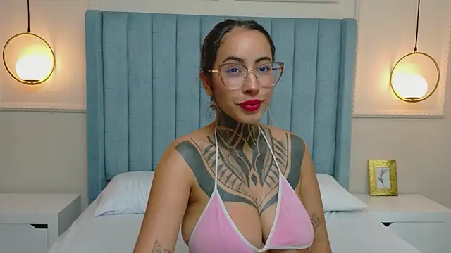 NicoleBlum online show from April 7, 7:26 pm