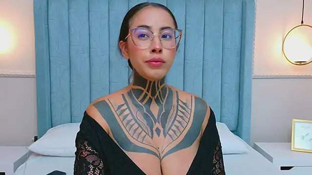 NicoleBlum online show from May 26, 8:07 pm
