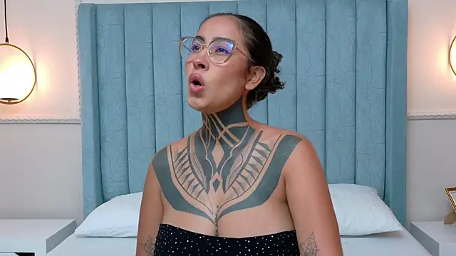 NicoleBlum online show from July 9, 7:35 pm