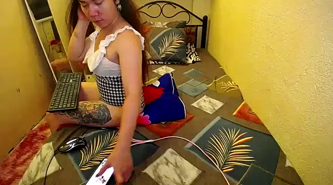 Snapshot of MissFoxylady chatting on January 18, 8:41 am MissFoxylady online show from January 18, 8:41 am