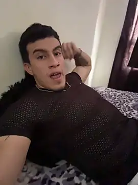 strongboy  online show from April 11, 7:50 pm