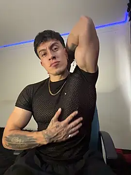 strongboy  online show from May 8, 8:23 pm