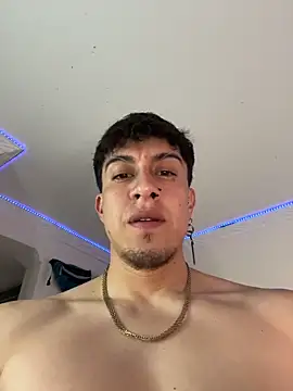 strongboy  online show from June 17, 7:35 pm