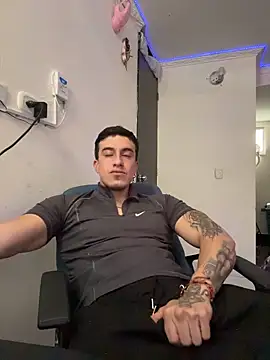 strongboy  online show from April 7, 7:37 pm