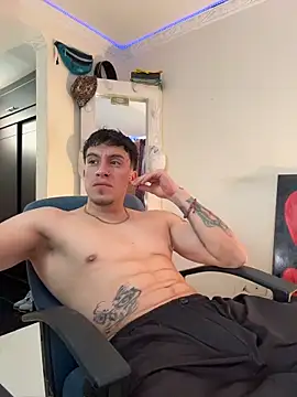strongboy  online show from June 11, 5:32 pm