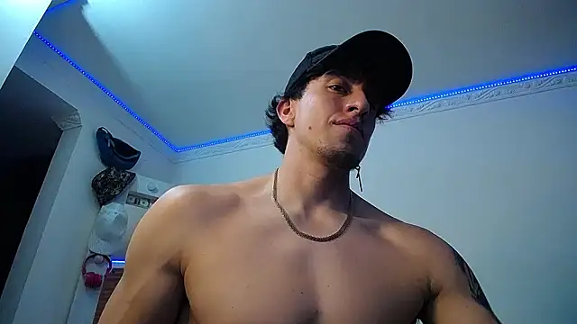 Snapshot of strongboy_ chatting on January 29, 12:54 am strongboy online show from January 29, 12:54 am