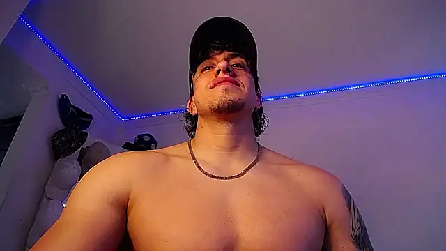 Snapshot of strongboy_ chatting on September 17, 7:05 pm strongboy online show from September 17, 7:05 pm